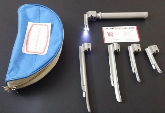 Paediatric laryngoscope kit